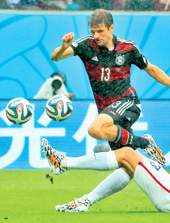 
    Klose a mai jucat finala şi în 2002Foto: Reuters  