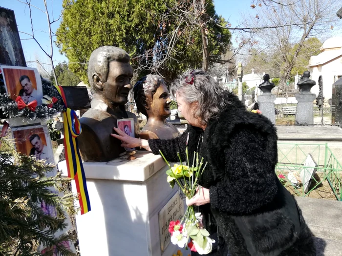 Anca Pandrea azi la cimitir