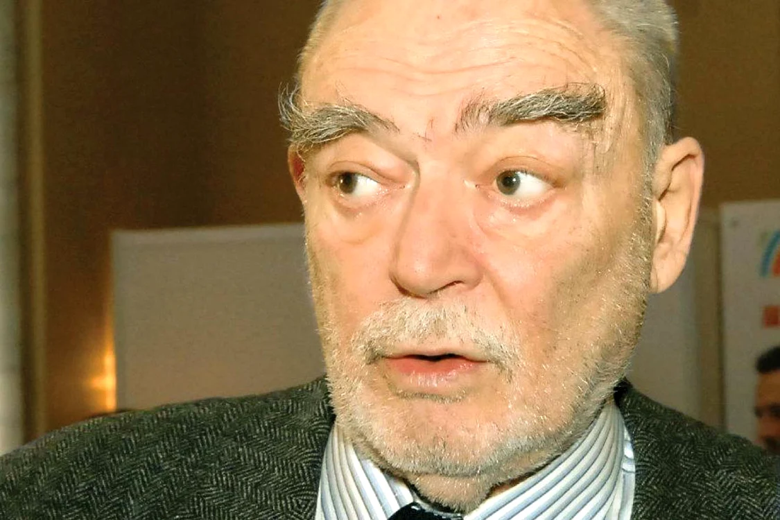 
    Mircea Albulescu  