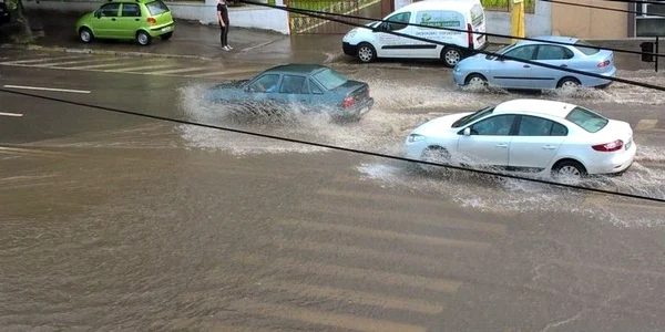 Ploaie torenţială la Constanţa Foto S.I.