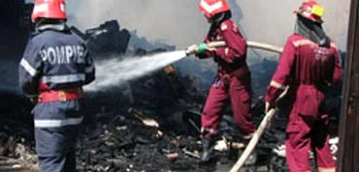 Satu Mare: Rănit grav în urma unui incendiu izbucnit în maşină