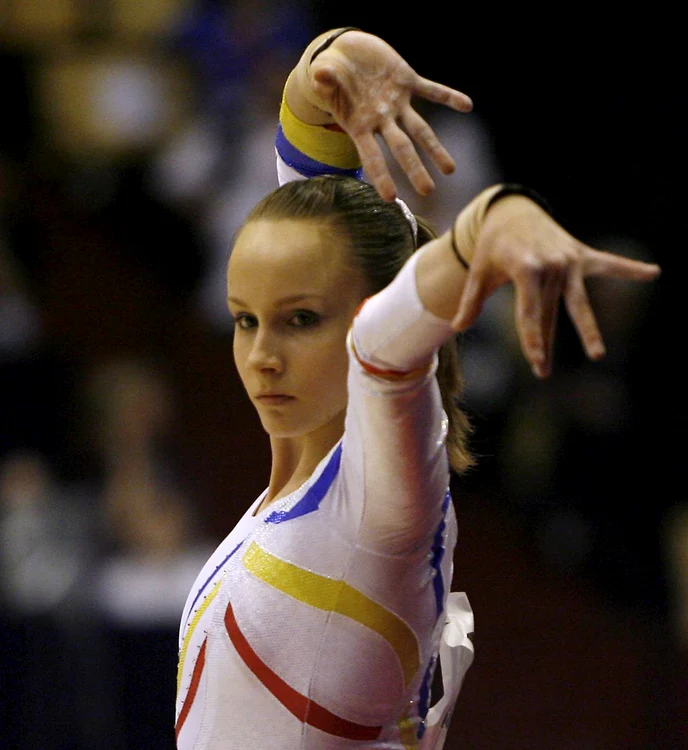 
    Sandra Izbasa  