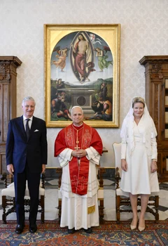 Regele Philippe al Belgiei, Regina Mathilde și Papa Leon 