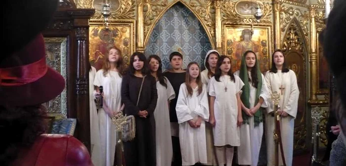Elevii se pregătesc deja pentru spectacolul de Crăciun