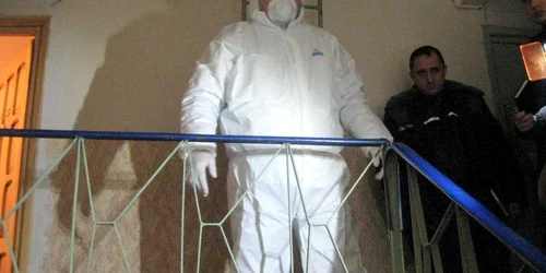 Polițiștii criminaliști au ridicat probe din locuința femeii