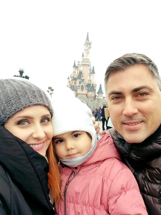 Alex Ciucu Alina Sorescu Disneyland Paris jpeg