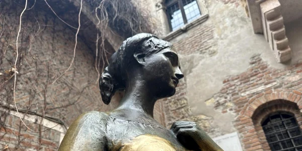 Statuia Julietei in Verona Foto EPA EFE jpg