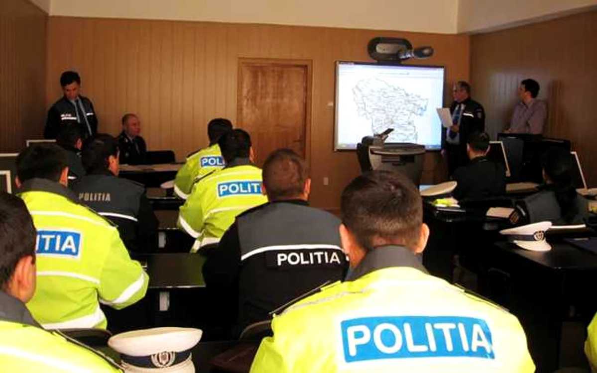 Zeci de poliţişti buzoieni vor fi avansaţi în grad                                                                  FOTO: Arhivă