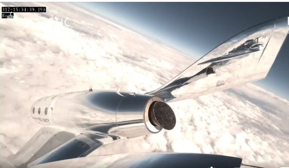 A decolat primul zbor comercial al companiei de turism spaţial Virgin Galactic. Zece minute în imponderabilitate VIDEO