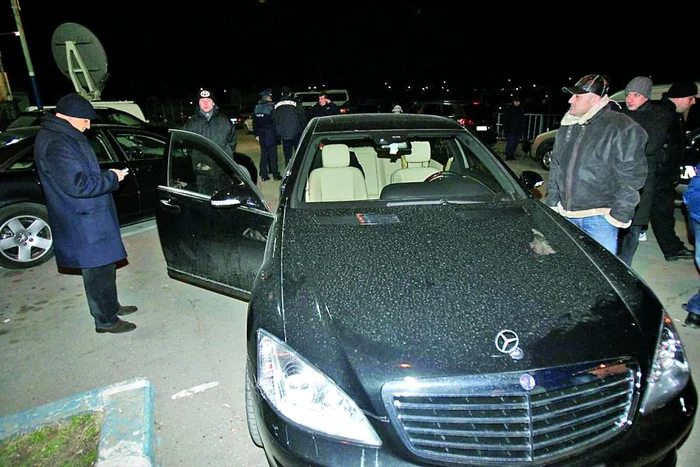 
    Bolidul patronului  Universităţii e evaluat la 250.000 de lei  