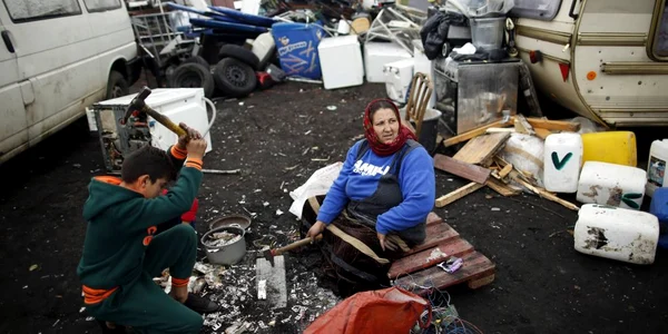 Romi intr-o tabara din Franta langa Paris FOTO Reuters