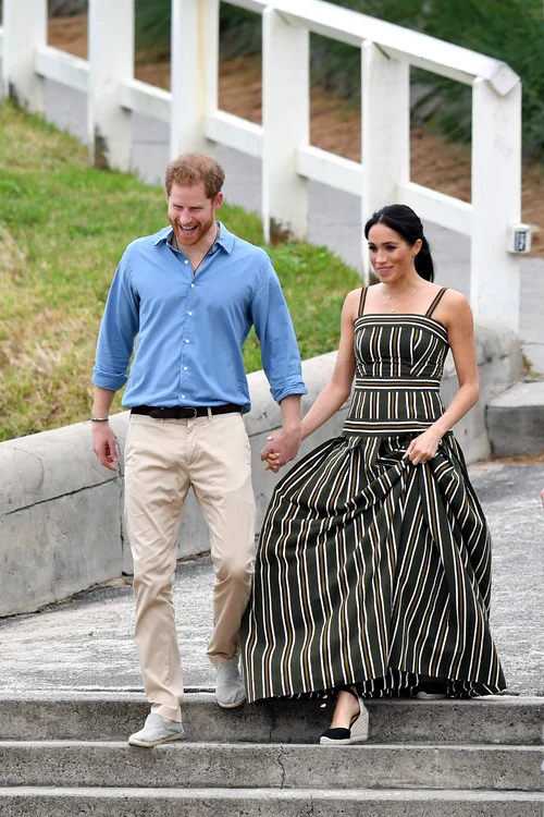 Prinţul Harry şi Meghan Markle comunică prin intermediul palmelor în timpul întâlnirilor oficiale