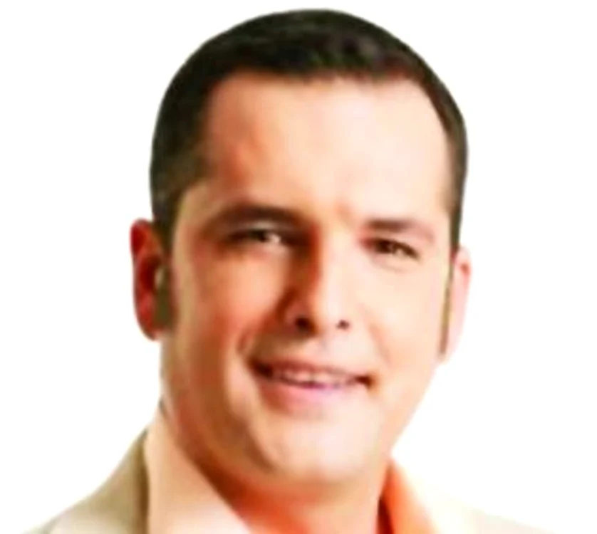 
    Asistenta lui Mădălin Ionescu, supersâni la vedere!  