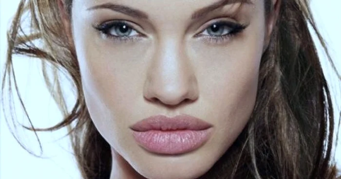 Așa ar arăta Angelina Jolie, dacă ar pierde controlul asupra ședințelor de botox
