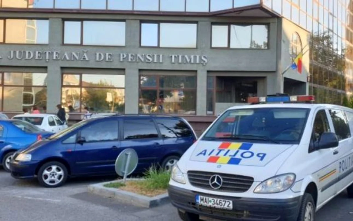 
    Hoții au spart două seifuri din Casa de Pensii la ora 1.30 luni dimineațafoto: opiniatimisoarei.ro  