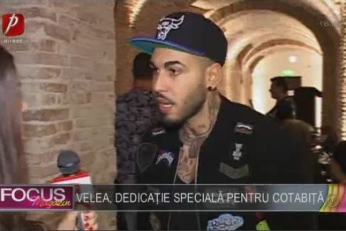 Alex a fost surprins de reporterii Prima Tv la repetiţiile pentru concertul dedicat lui Gabriel Cotabiţă