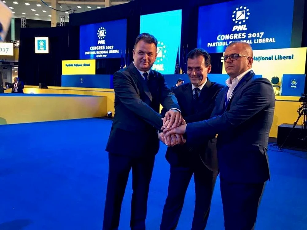 Virgil Guran (stânga), alături de Ludovic Orban şi Costel Barbu (deputat PNL). FOTO Facebook Virgil Guran