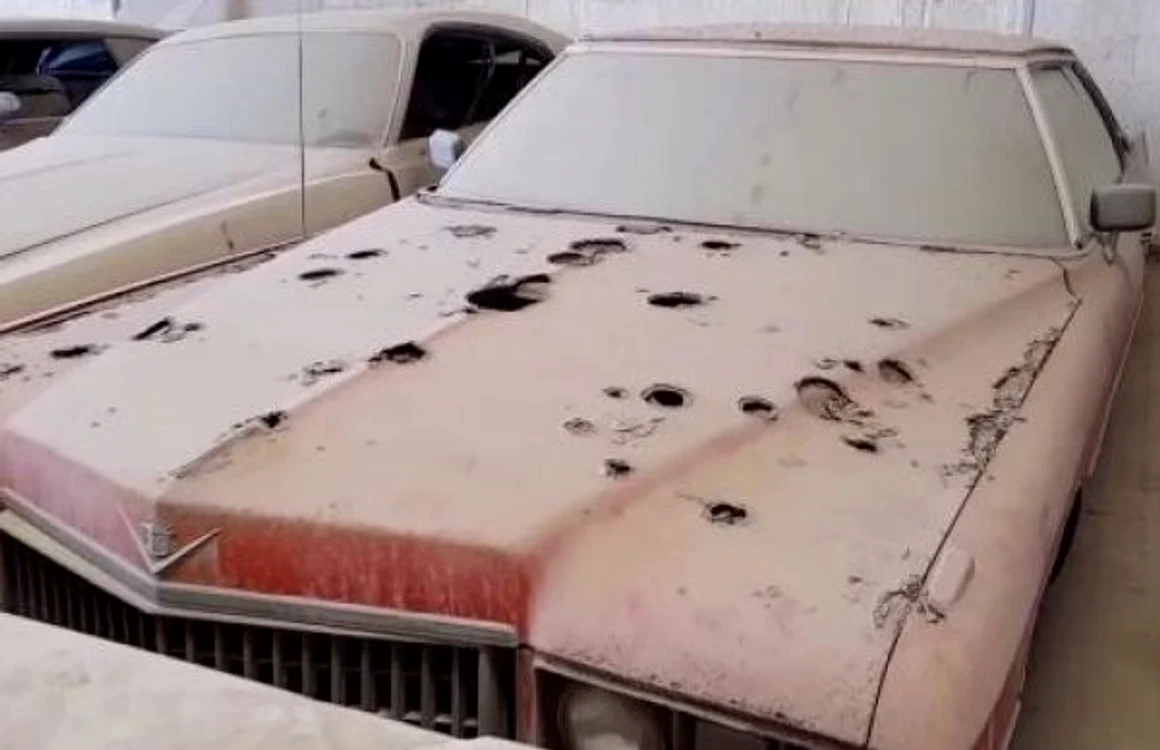 Cimitirul auto din Dubai FOTO Caters News Agency