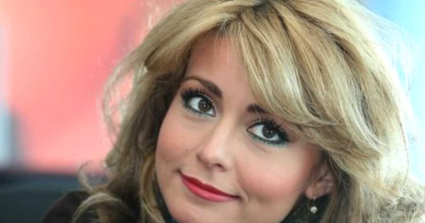 Roxana Velniciuc va recita la Filarmonica Oltenia
