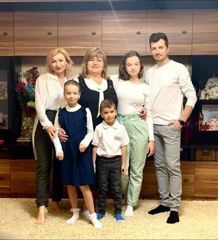 Radu Sarbu și familia sa