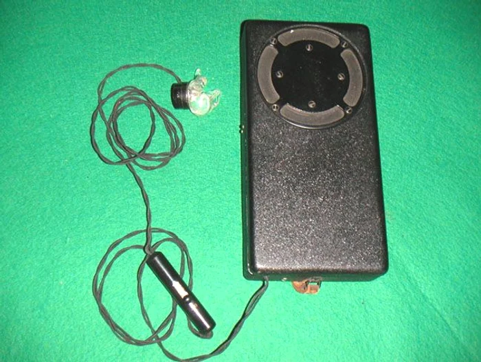 aparatul „Western Electric Model 34A "Audiphone" Carbon Hearing Aid“