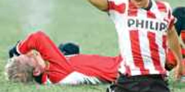 Abia transferat la PSV de la FC Utrecht, Mertens e dezlănţuit, reuşind să marcheze de 12 ori în primele 10 meciuri la noua sa echipă