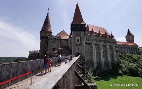 castelul corvinilor si frescele sale unice foto daniel guta adevarul