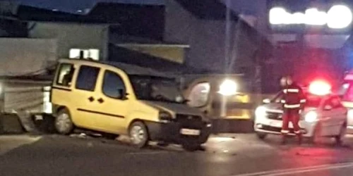 Accident la intrare în Râmnicu Vâlcea - Râureni - provocat de un bărbat venit din Italia care a fugit din izolare Foto gazatavalceana ro