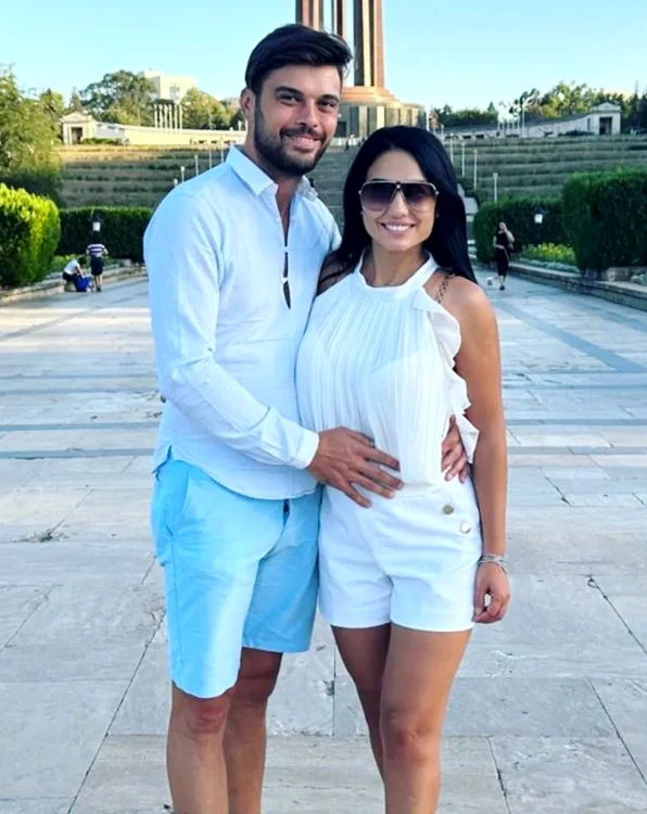 M Elisei și iubita PNG