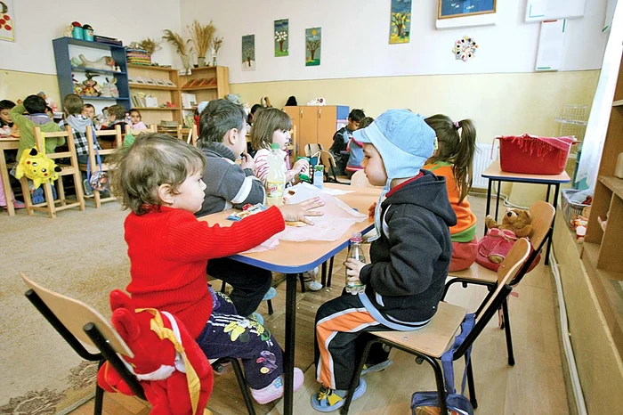 Peste 11.000 de copii vor primi tichetul