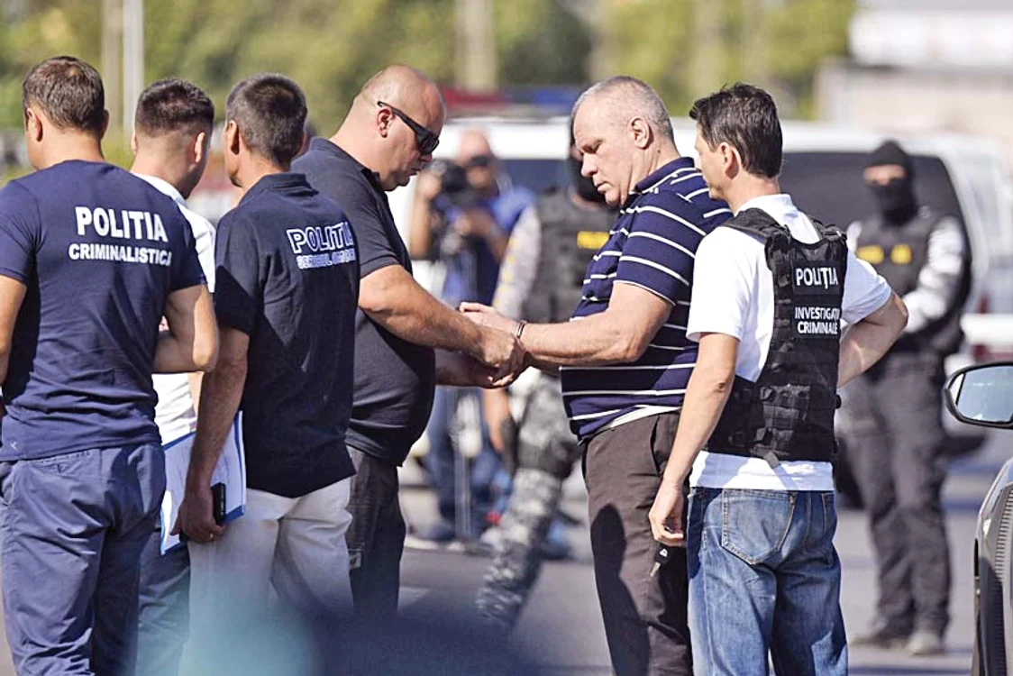 Anchetatorii i-au scos cătuşele lui Gheorghe Dincă