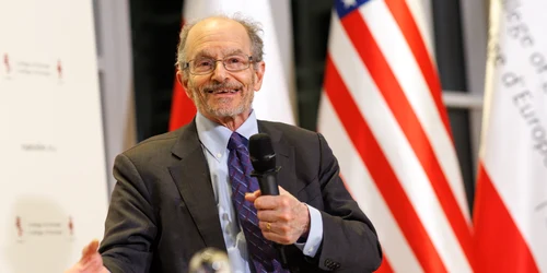Daniel Fried, fost diplomat de rang înalt al SUA jpg