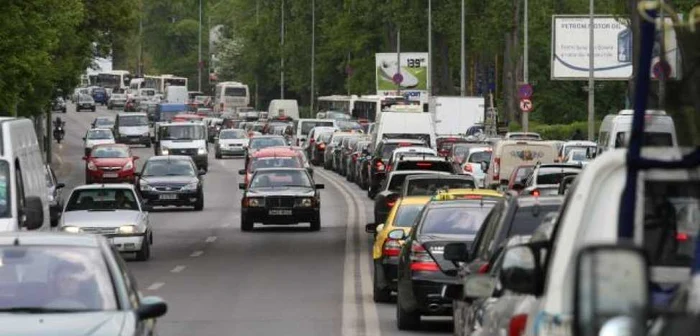 Şoferul a atras atenţia după ce nu a acordat prioritate. Arhivă Adevărul