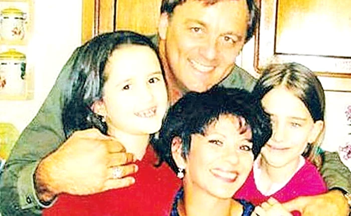 2006 Glenn, Elena, Adriana şi Sanda, când s-au mutat la el, în SUA