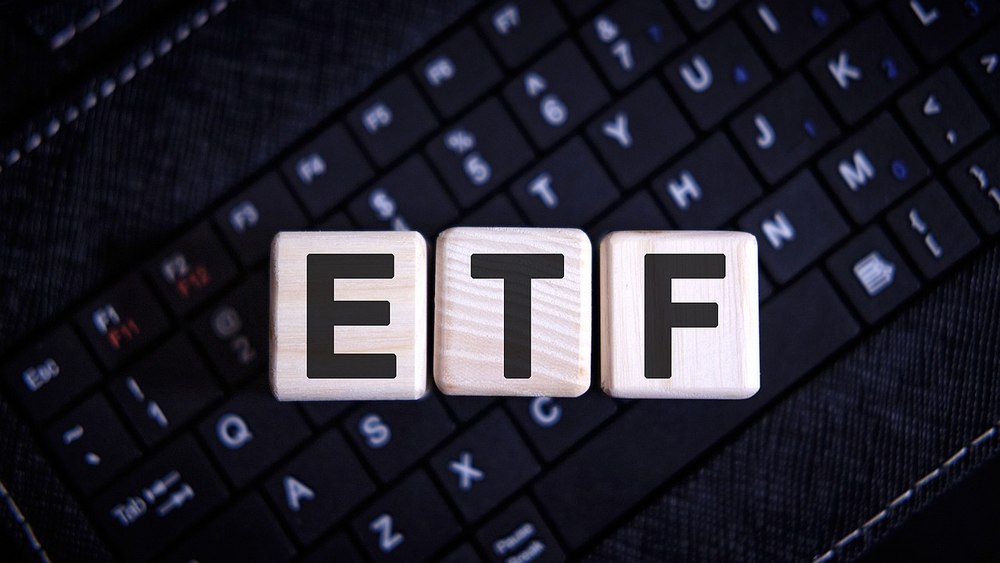 Investiții mai simple, randamente mai bune: Cum să începi cu ETF-uri în 2025
