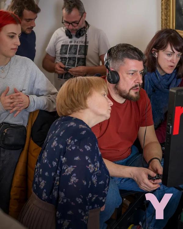 Alex Baciu, în spatele camerei de filmare. FOTO: Arhiva producătorului