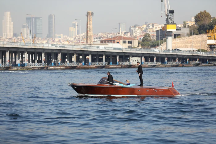 Paza de coastă a intervenit  când Adrian Nartea şi George  Piştereanu au fluturat pistoalele