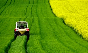 teren agricol si tractor foto pixabay jpg