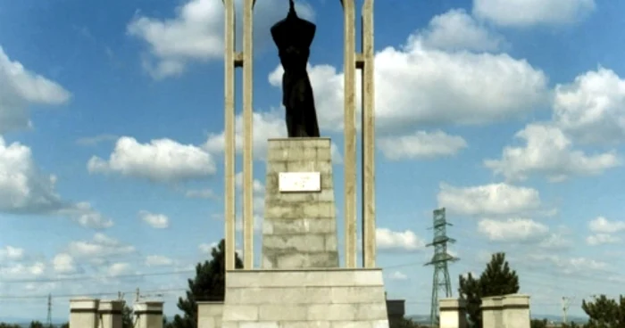 monument tisita