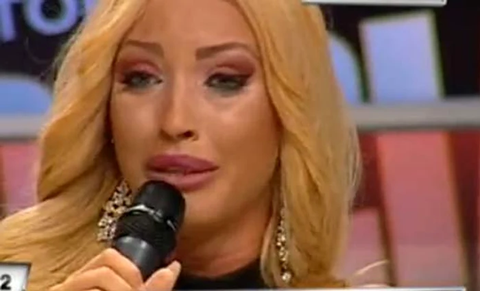 
    Loredana Chivu a luat foc când i s-a adus aminte de tatăl ei mort Foto: Captură Kanal D  