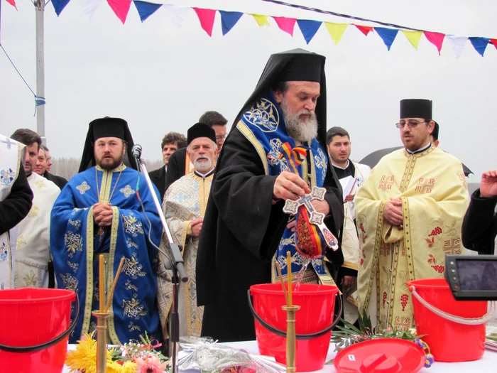 Preasfinţitul Vincenţiu, episcopul Sloboziei şi Călăraşilor, va conduce procesiunea religioasă Foto: Adevărul