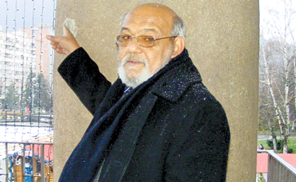 Adrian Florea îşi aminteşte şi azi de glonţul care a trecut pe lângă el şi s-a înfipt în zid