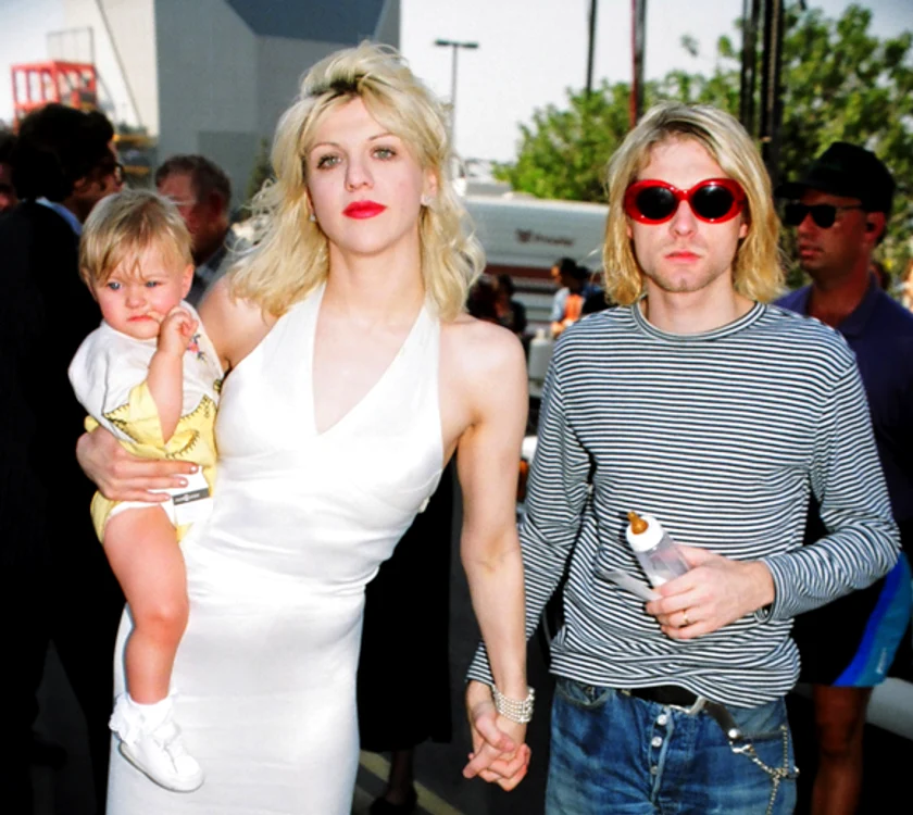 Kurt Cobain și Courtney Love, alături de fiica lor, Frances 