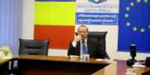 Prefectul Dumitru Popa spune că nu este responsabilitatea lui să rezolvele problemele CET-ului