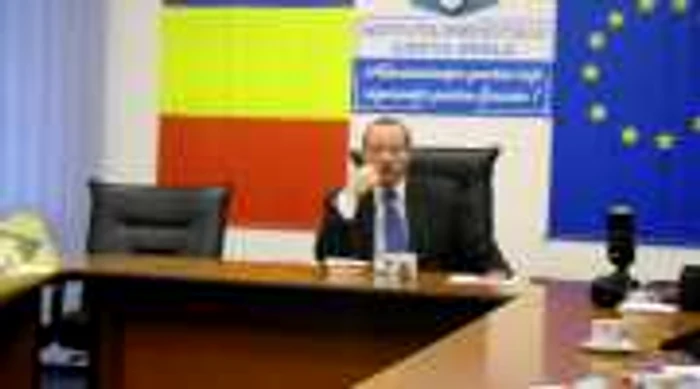 Prefectul Dumitru Popa spune că nu este responsabilitatea lui să rezolvele problemele CET-ului