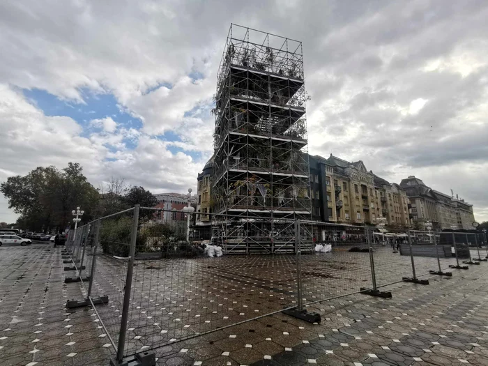 A început demontarea turnului-pepiniera FOTO Ștefan Both