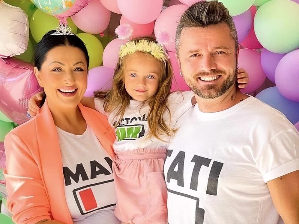 
    Gabriela Cristea, Tavi Clonda și micuța Victoriafoto: Instagram  