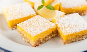 Desert de post  Prajitura cu lamaie  Sursa foto shutterstock 89567542 jpg