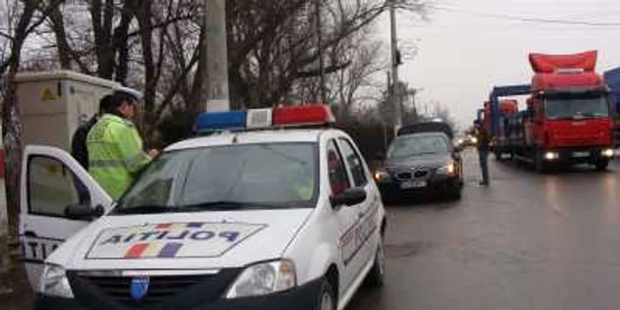 Poliţiştii depistează zilnic şoferi aflaţi în stare de ebrietate