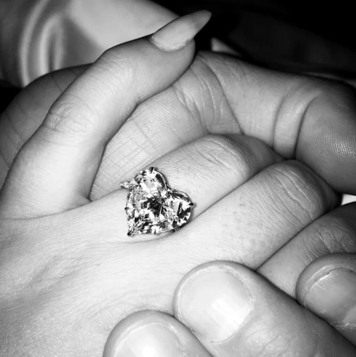 Lady Gaga a fost cerută de soție de Valentine's Day